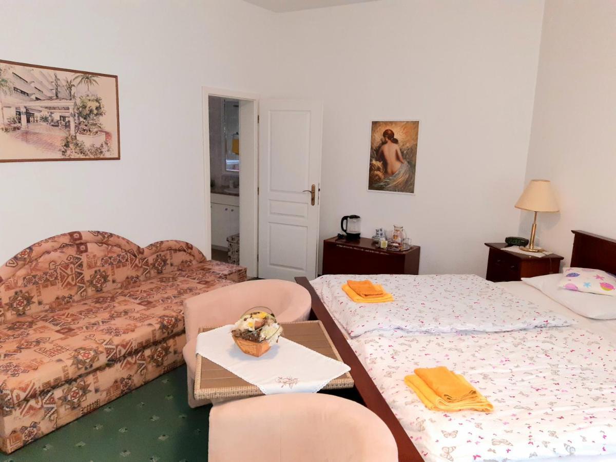 Aparthotel Kristoff Plaza Trencianske Teplice Trenčín Esterno foto