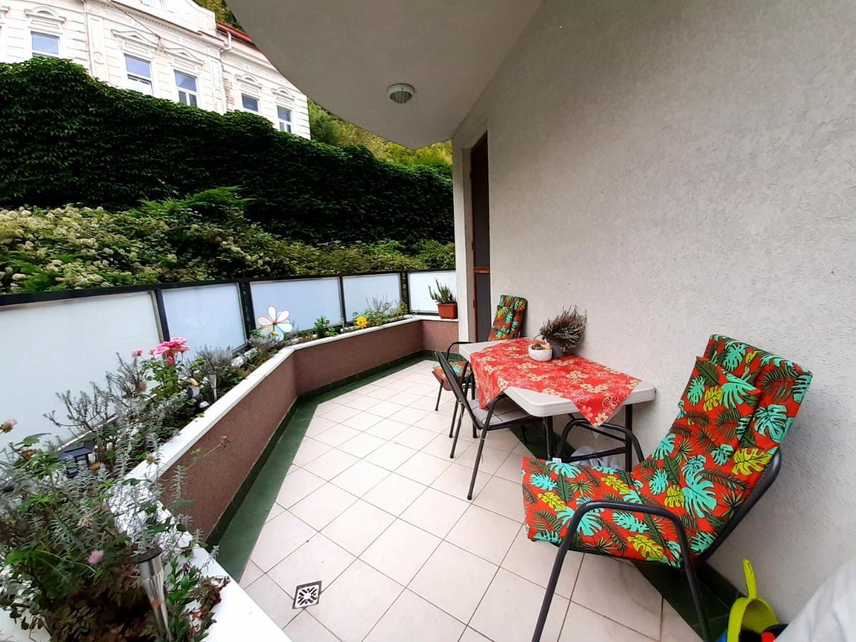 Aparthotel Kristoff Plaza Trencianske Teplice Trenčín Esterno foto