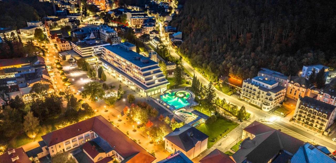 Aparthotel Kristoff Plaza Trencianske Teplice Trenčín Esterno foto