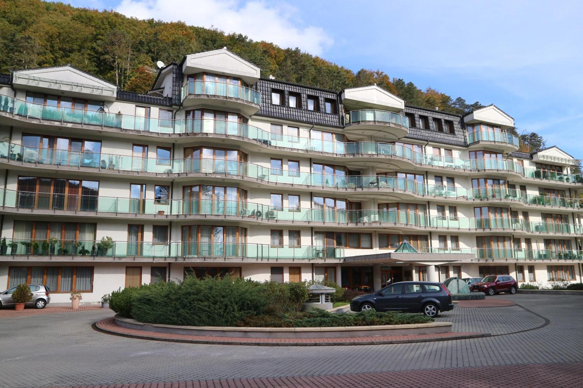 Aparthotel Kristoff Plaza Trencianske Teplice Trenčín Esterno foto