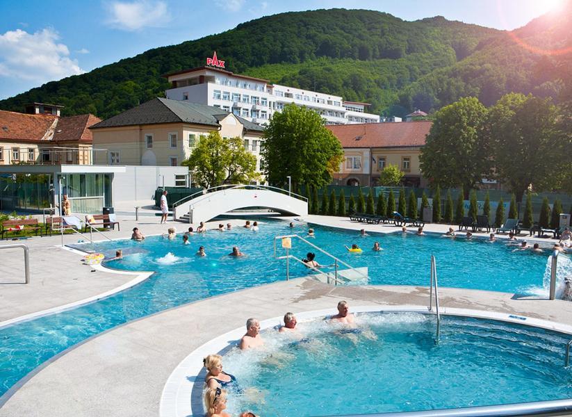 Aparthotel Kristoff Plaza Trencianske Teplice Trenčín Esterno foto